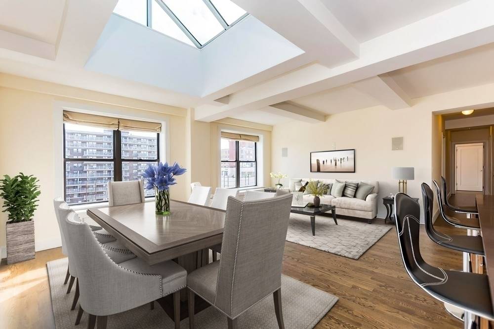 PENTHOUSE over the Upper West Side, NO FEE, 4 Bedrooms/ 4 Bathrooms, Apartment in LUXURY Building, Washer/Dryer in Unit! Exceptional Neighborhood