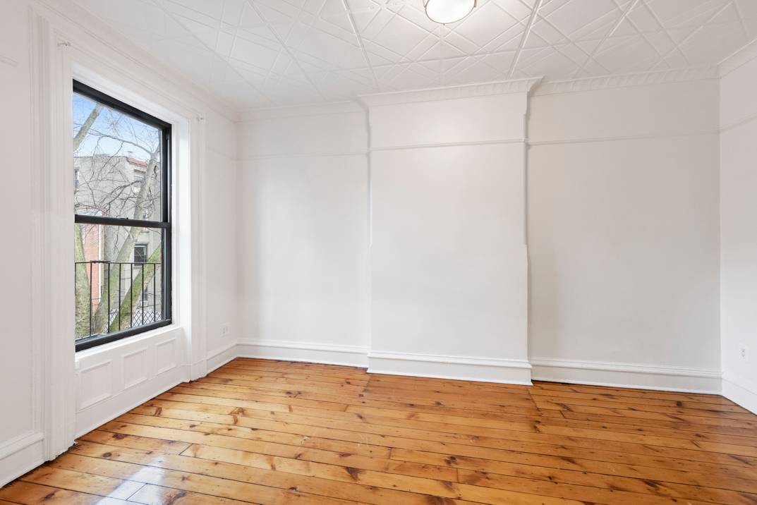Oversized And Sun-Drenched One Bedroom In The Heart Of Carroll Gardens
