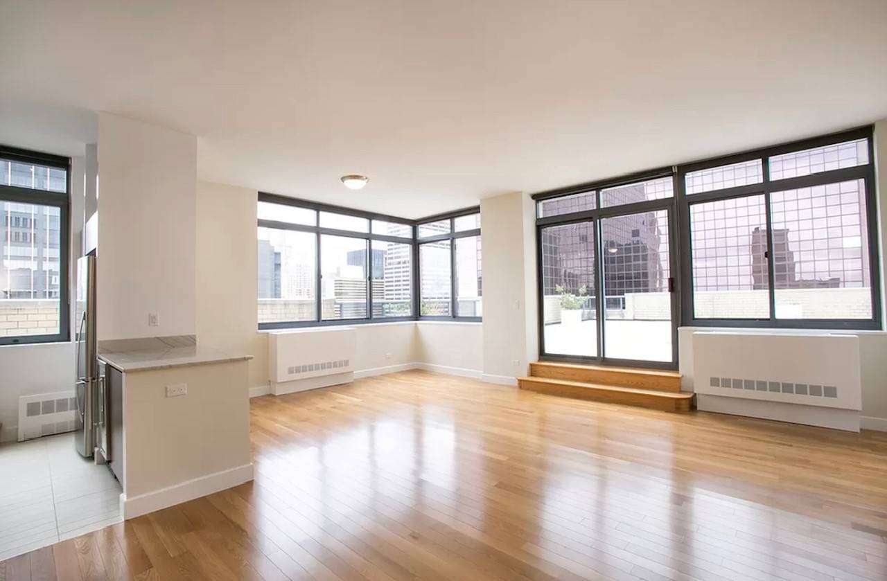 Must See | Midtown West | 2Bed.2Bath Penthouse w/Oversized Terrace