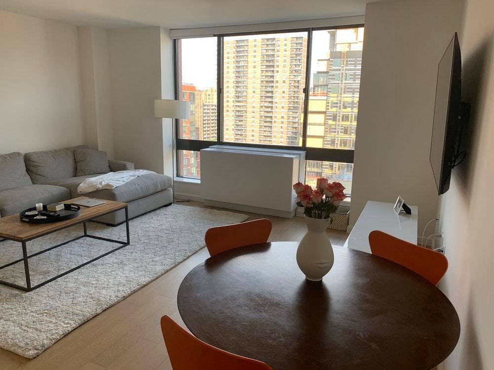 No Fee, 2 Months FREE - Bright and Spacious 2 Bedroom in the Upper West Side