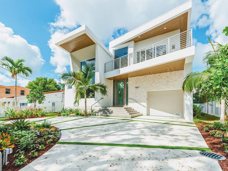 Luxury House In Miami Beach