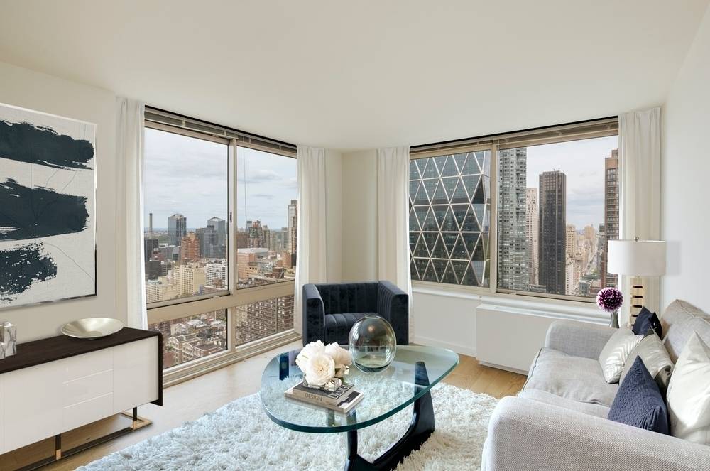 No Fee, Classic 1 Bedroom Apartment in Luxury Midtown West Building