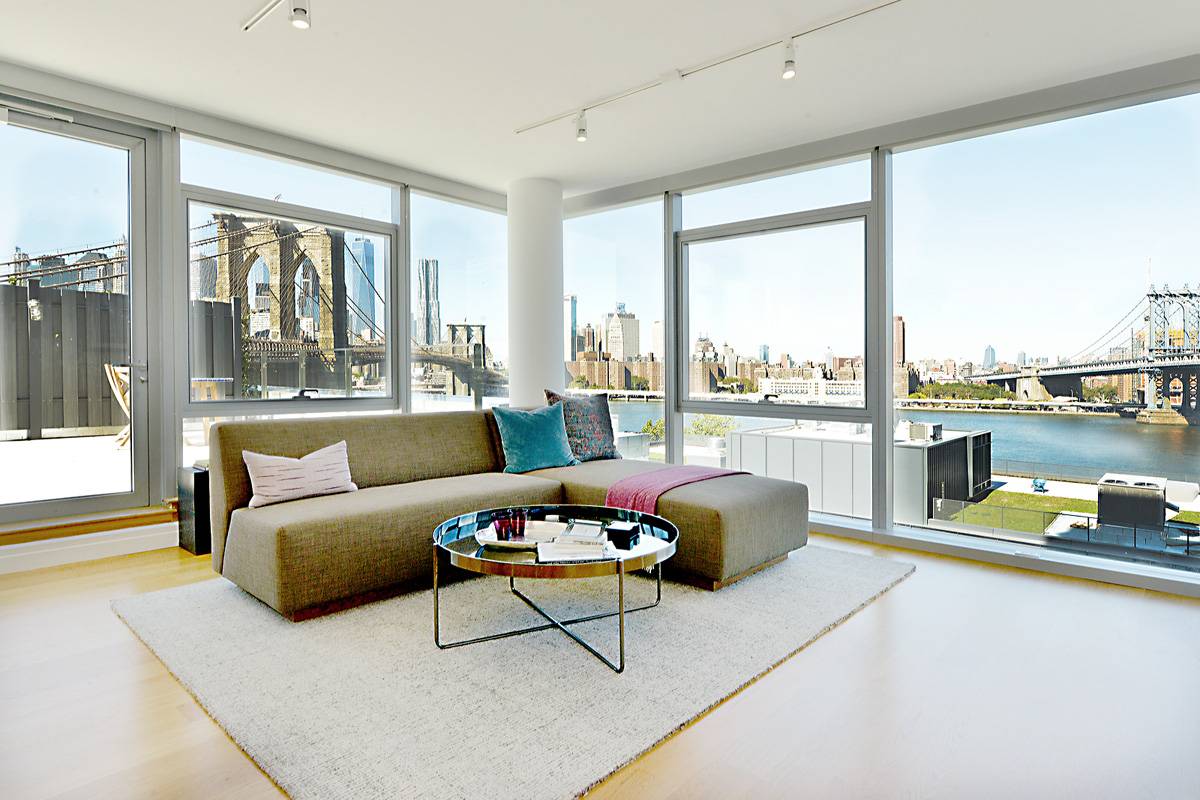 NO FEE! CORNER 1-BEDROOM WITH EXPANSIVE TERRACE OFFERING VIEWS OF BROOKLYN BRIDGE AND MANHATTAN SKYLINE