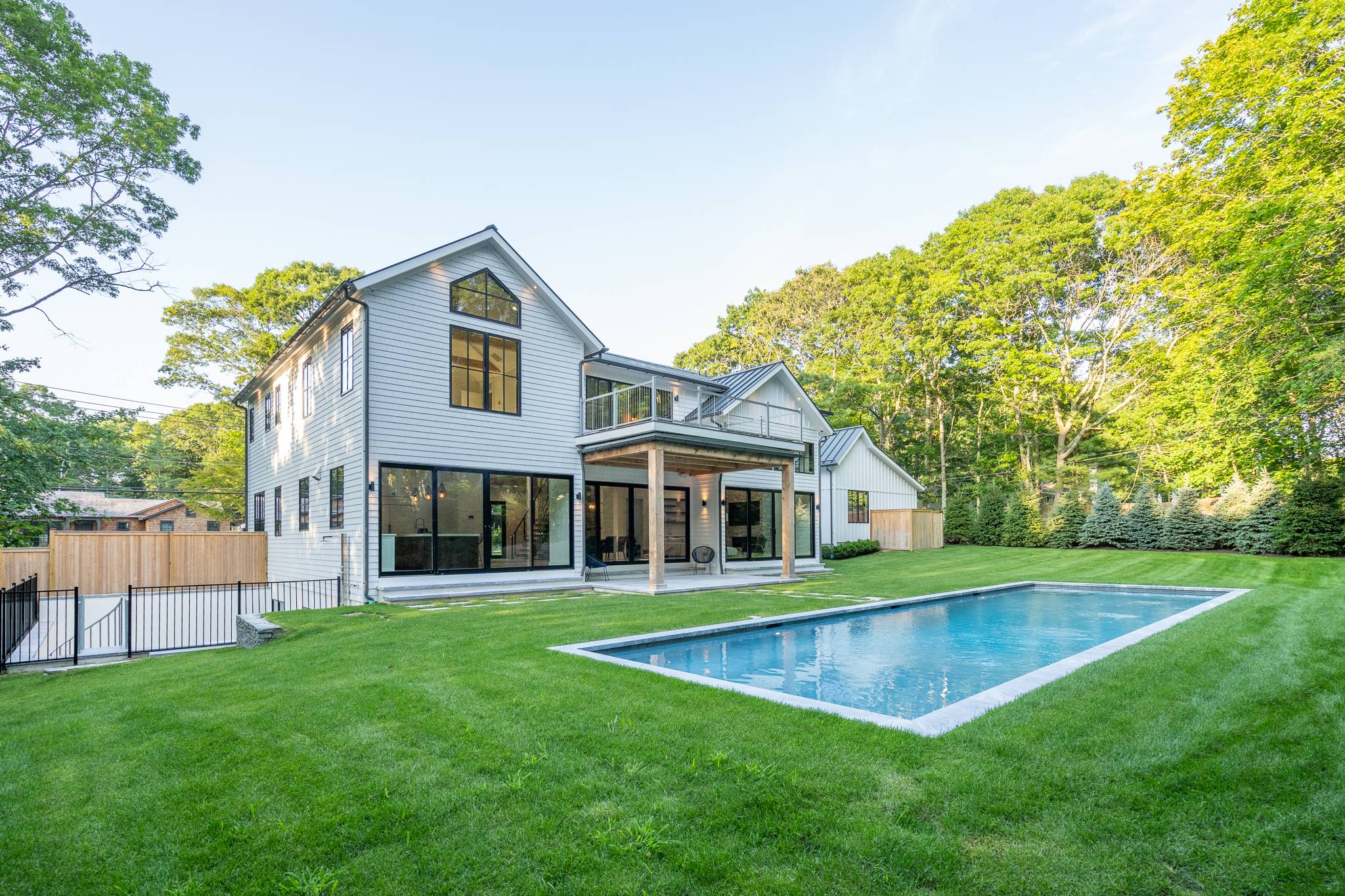 Stunning New Construction in a Prime location of  East Hampton $40,000/mo.