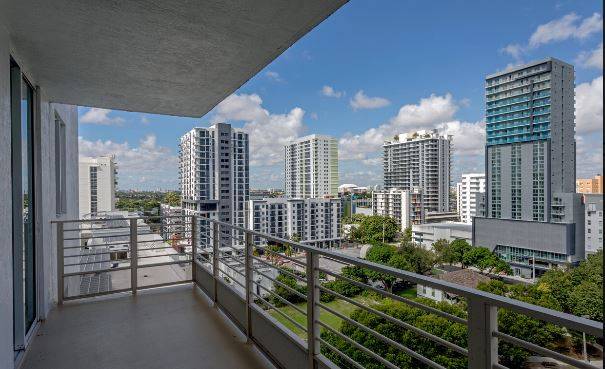 Spacious Two Bedroom High Rise Luxury In Heart of Brickell