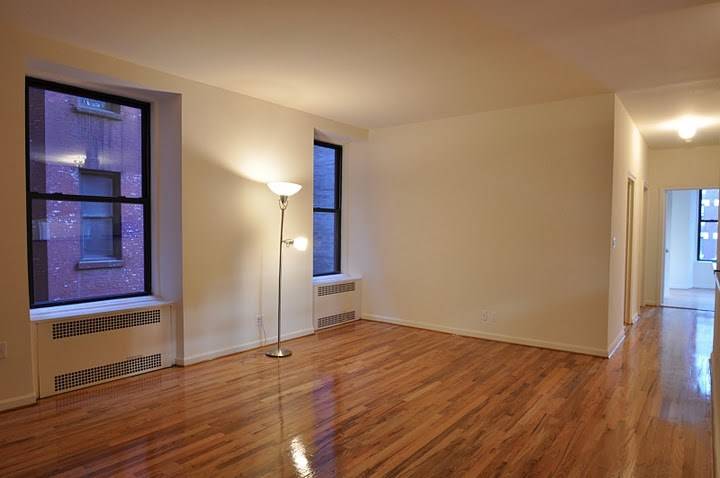 ASTONISHING 3 FLEX 4 BR,2BATH--E31 ST/MADISON AVE--STEPS FROM THE GANSTEVOORT HOTEL--EMPIRE ESTATE BUILDING VIEW!!