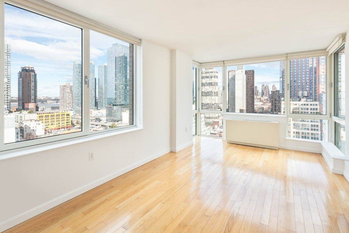3 Bed/ 2 Bath, Amazing Views, W/D in Unit, Hudson Yards, Luxury Apartment, Bright and Spacious