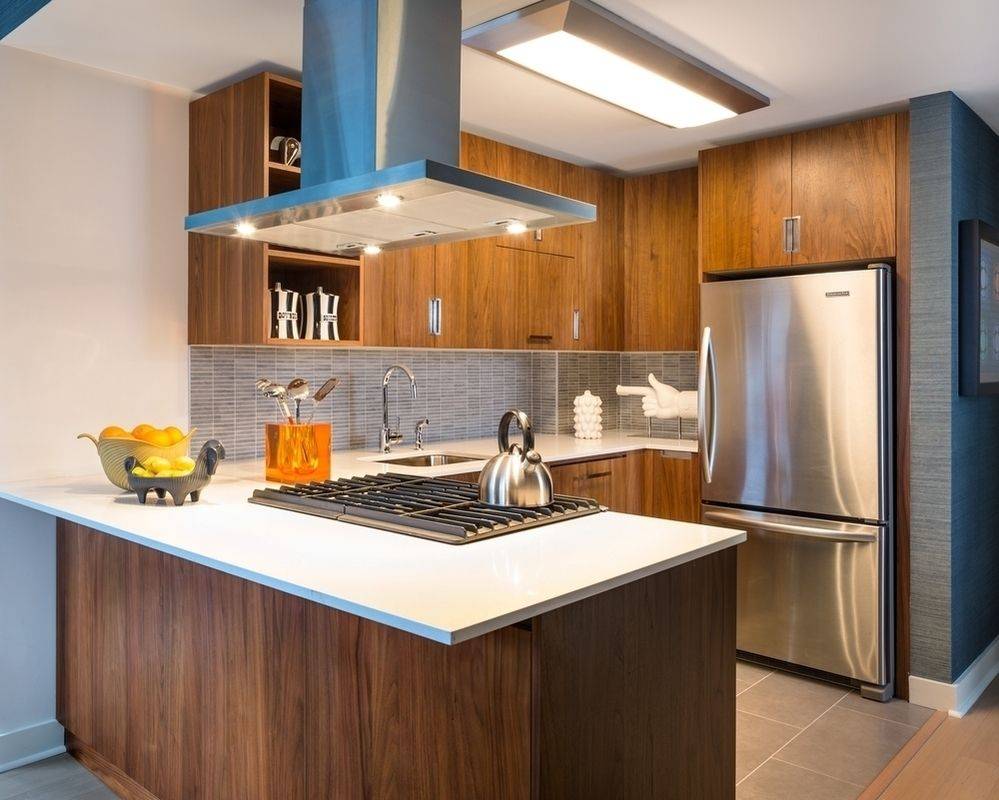 Spacious Corner 2 Bedroom, 2 Bath with open kitchen, solar shades, and southern & western exposure with views of the Statue of Liberty and Hudson River!