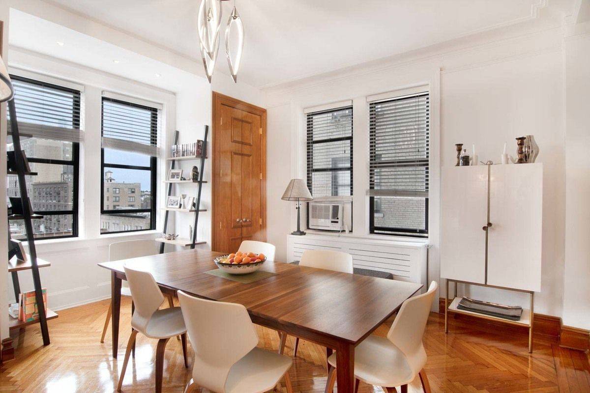*Come check out this beautiful 3 Bedroom in the Upper West Side*