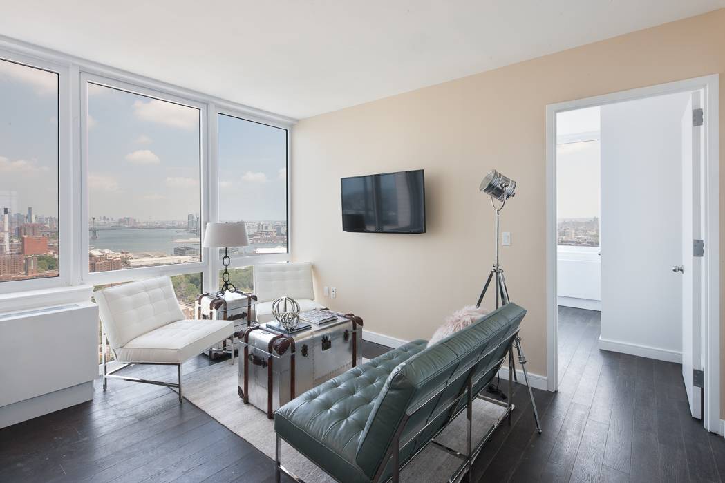 DOWNTOWN Brooklyn - ONE BEDROOM - HI-RISE Full Amenity / 24-Hour Security / Near Brooklyn Bridge Minutes from Manhattan / Luxury Amenities / Outdoor Rooftop / Lounge Room / Fitness Center