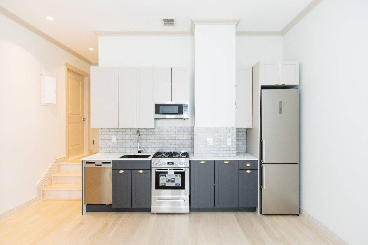 ***GREAT DEAL! 1 bedroom Duplex***ONE MONTH FREE PLUS NO FEE **CHELSEA..MEATPACKING