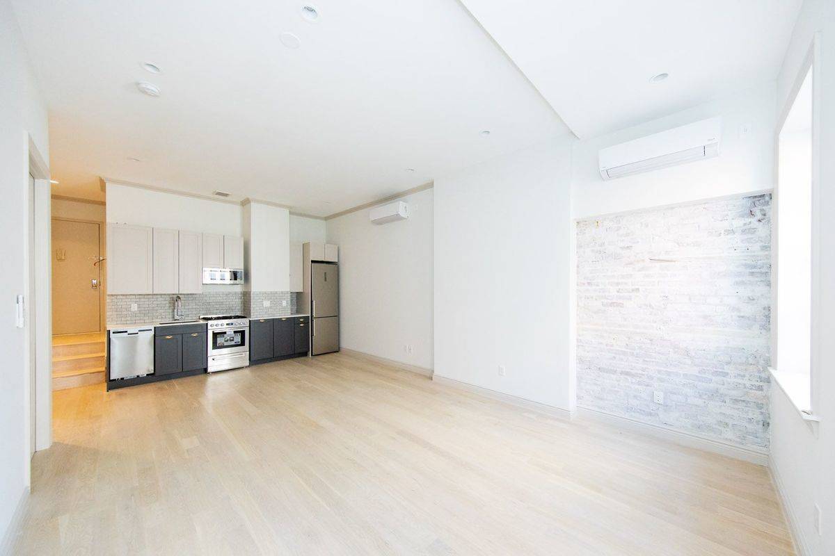 ***STUNNING DEAL! 1 BDR Duplex***SPACIOUS Private Patio***Outdoor Space..CHELSEA..MEATPACKING