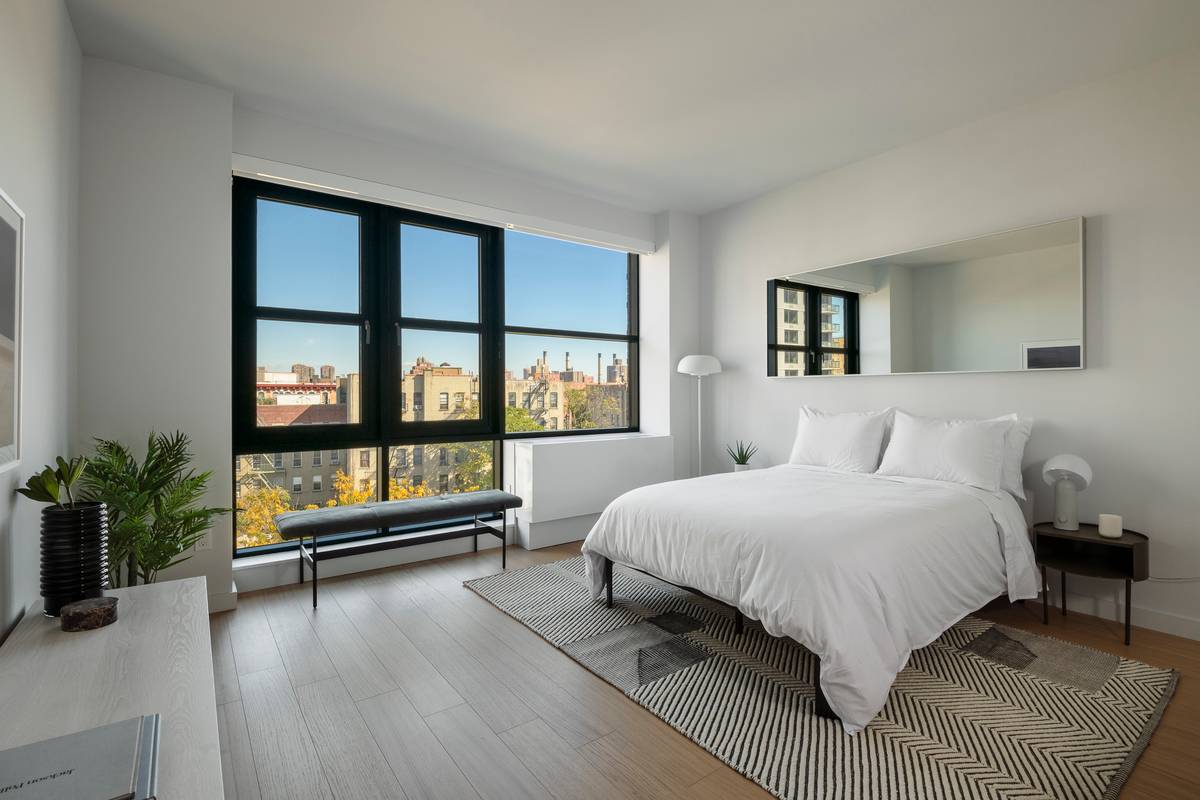 Sun-drenched! No fee | Studio, 1 bathroom | Luxury Lower East Side Building
