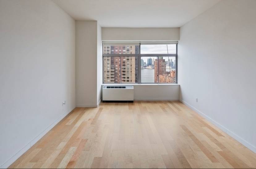 No Fee | Studio Apartment | Luxury Financial District Building | Roof Deck & Fitness Center