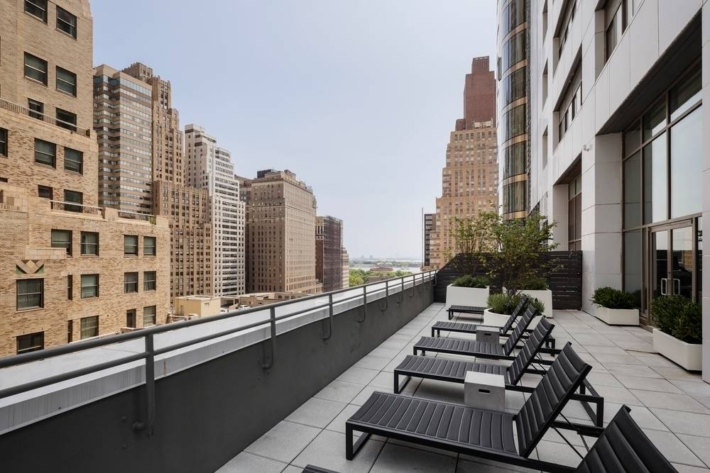 No Fee | 1bed Apartment in Luxury Financial District Building | Roof Deck & Fitness Center