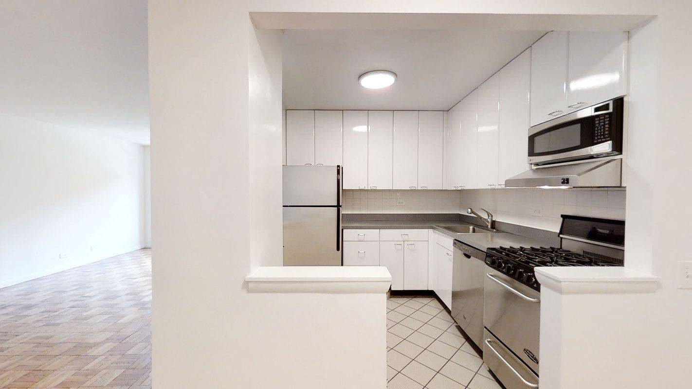 No Fee, 2 bed/ 2bath Apartment in Luxury Gramercy Park Building