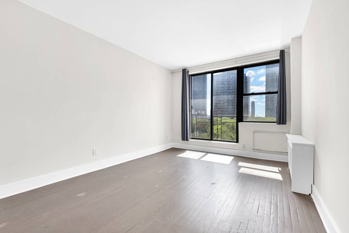 Duplex 2 Bedroom - Private Balcony on Each Floor - Murray Hill - Kips Bay