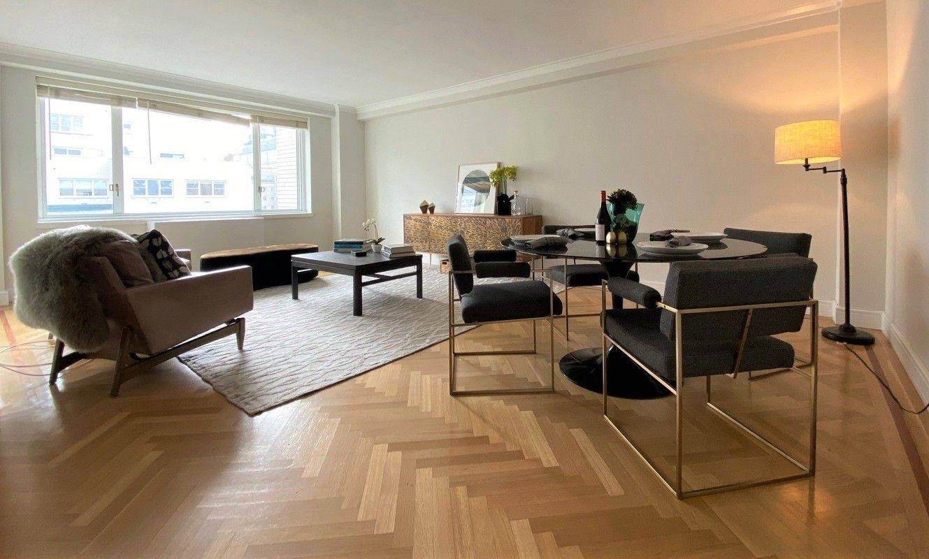 Spacious and Bright Luxury, No Fee, 2 bed/2 bath Apartment in the heart of the Upper East Side with Large Windows