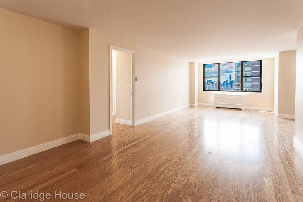 LARGE  and Spacious, Luxury 3 bed/3 bath, No Fee Apartment in the Upper East side with In-Unit W/D and Large Windows