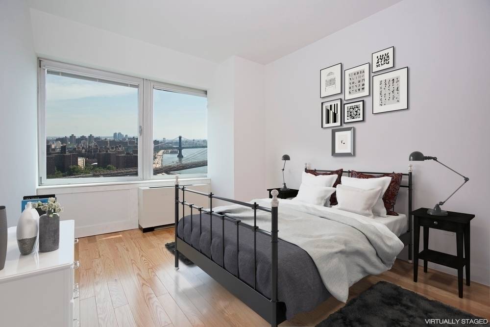 BEAUTIFUL WATERFRONT VIEWS FROM THIS RENOVATED NO FEE 1 BED IN THE HEART OF DOWNTOWN