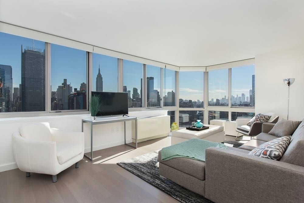 No Fee | Flex 3bed/2bath in Hell's Kitchen Amenity Filled Luxury Building | W/D in Unit