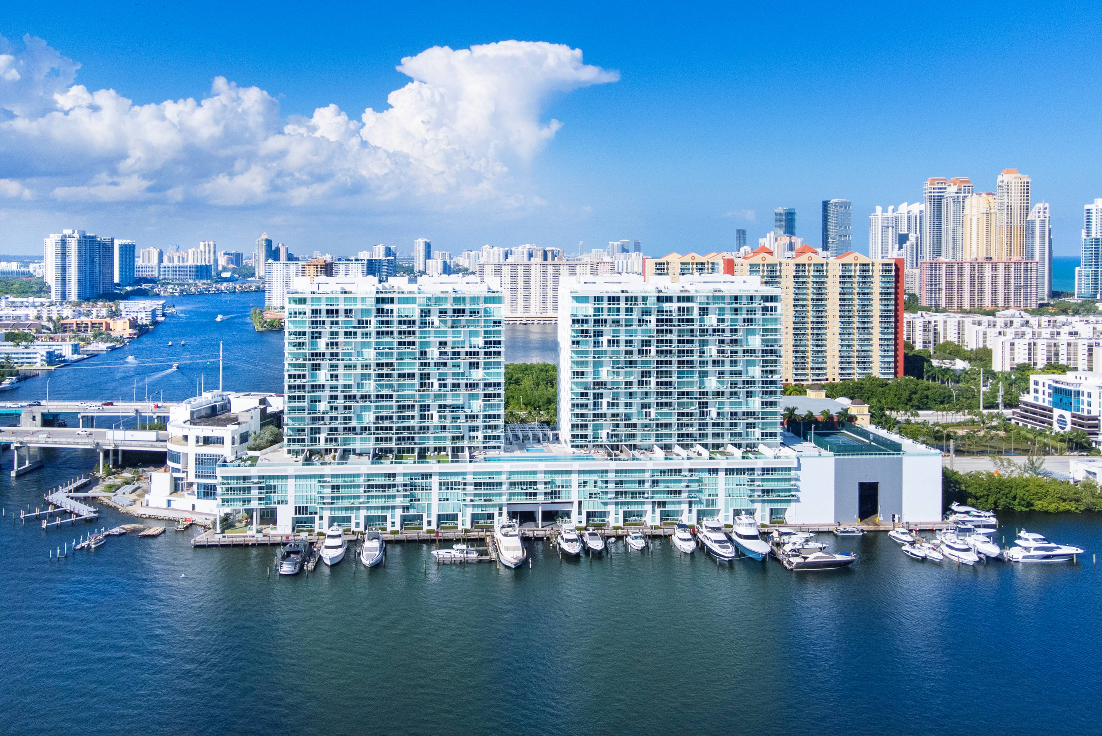 Waterfront Building with Full-Service Marina | Sunny Isles Beach | Seasonal or Yearly Rent