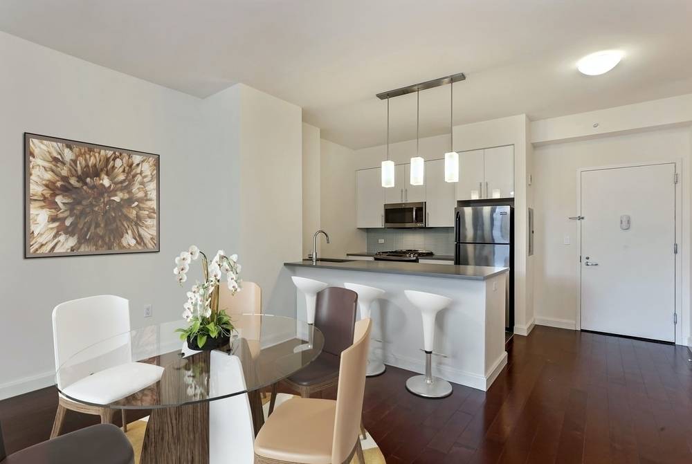 No Fee , 1 bed/ 1 bath , in heart of Fort Greene, w/d in unit