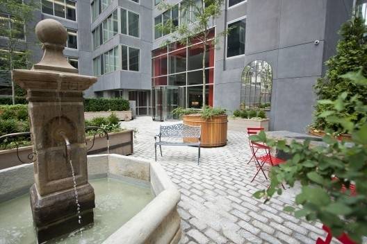 Spacious, Luxury, No Fee 2 bed/2 bath Apartment in Tribeca with Open Kitchen and Large Windows