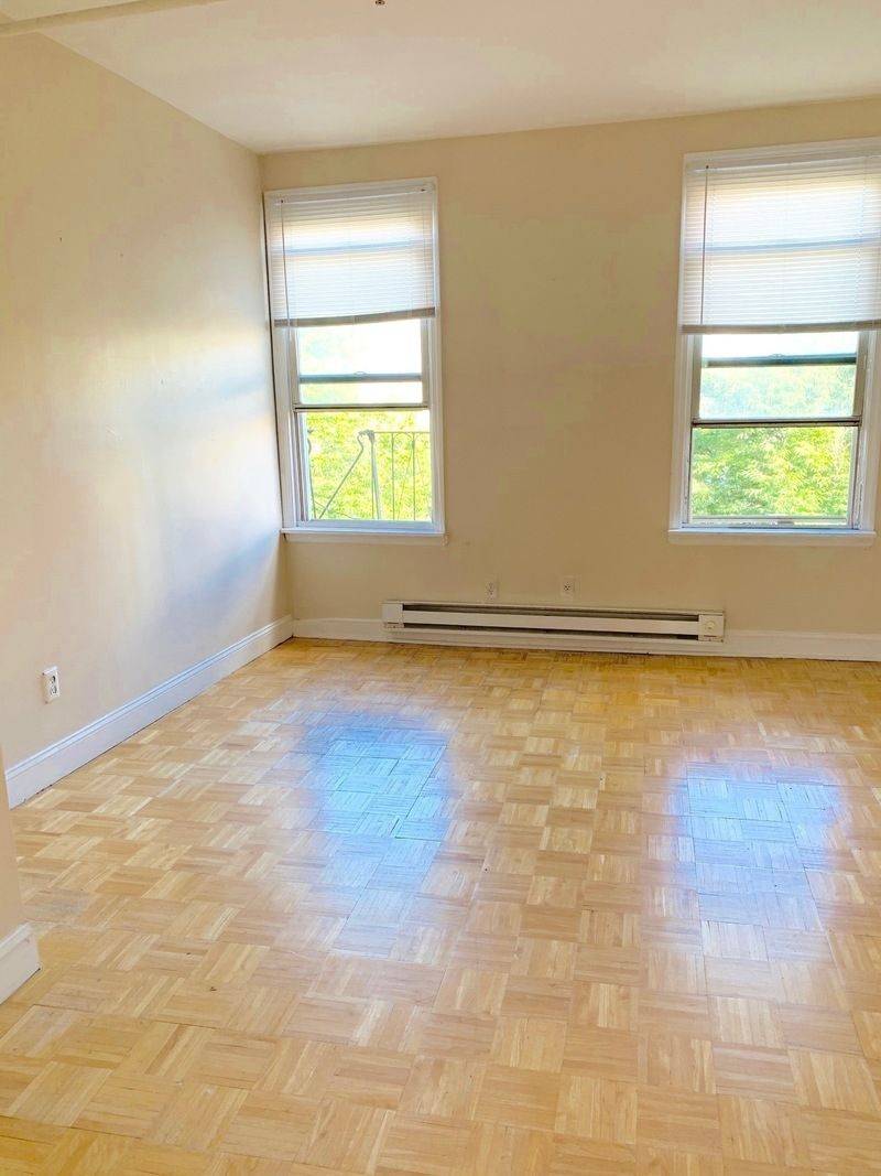 Right in the Heart of Williamsburg *NO  FEE* $2645 2 BED