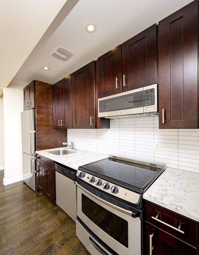 Newly Renovated Greenpoint 3 Bed/2 Bath: Offering 2 Months FREE & No Fee!