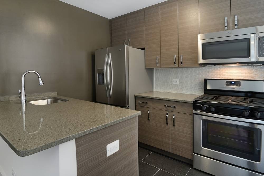 No Fee, 1  Bed/1 Bath in Amenity Filled Luxury  Murray Hill Building