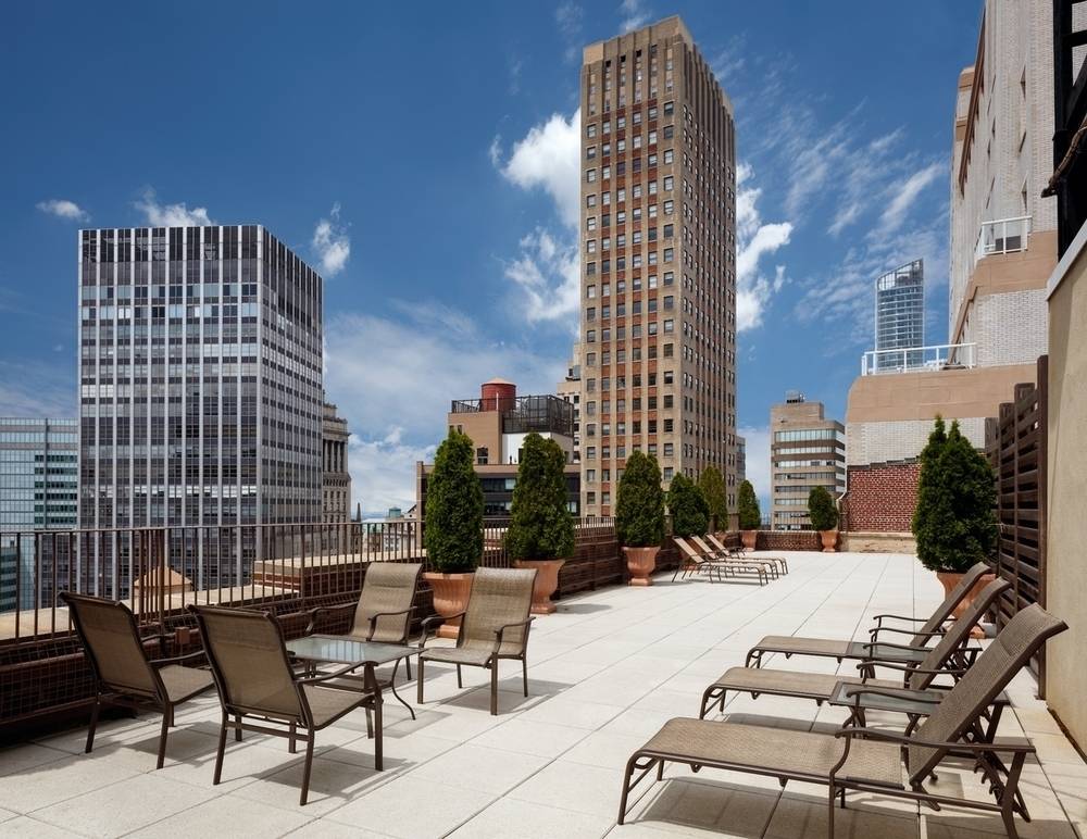 No Fee, Fidi 2 bed/2 bath Apartment in Amenity Filled Luxury Building, W/D in Unit