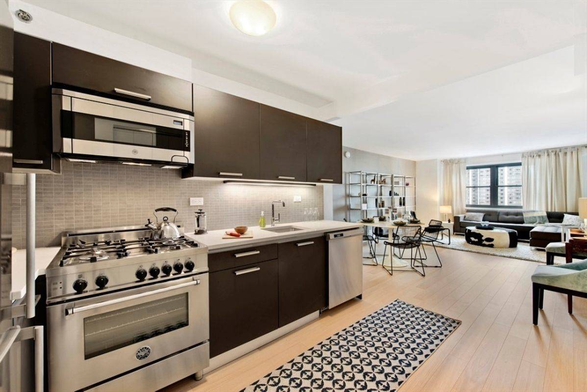 Gorgeous and Spacious, Luxury 3 bed/1 Bath, Apartment in Murray Hill w/ In-Unit Washer/Dryer and Generous Storage