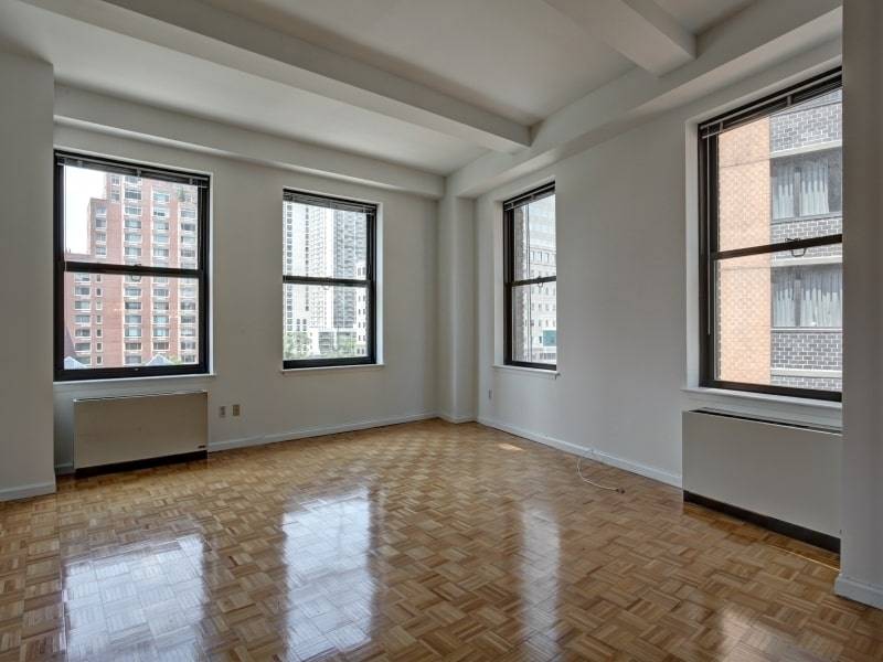 Sun-Drenched 2 Bed/2 Bath in Amenity Filled FiDi Apartment, W/D in UNIT, NO FEE, Stunning Views!