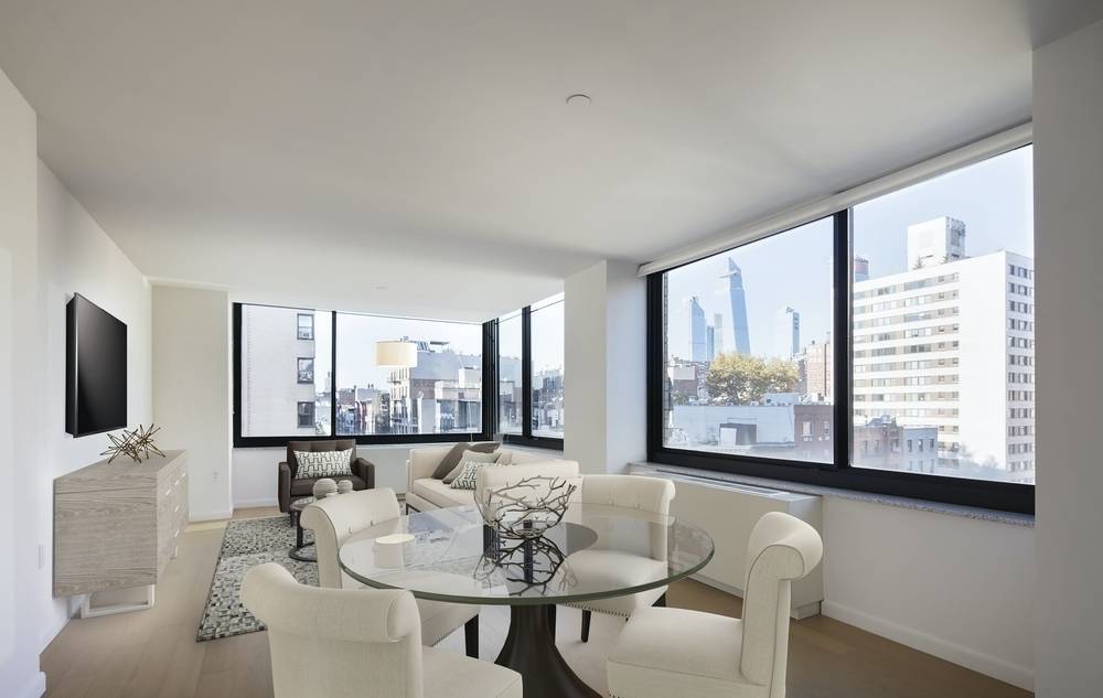 Gorgeous Chelsea 1 Bed Apartment in Amenity Filled Luxury Building, W/D in Unit