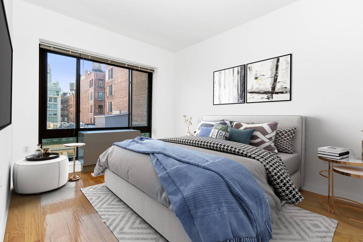 No Fee 2 Bed/1 Bath Apartment in Luxury Flatiron District Building, Great location!