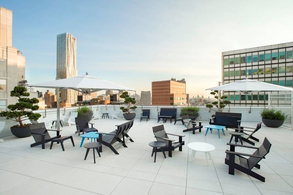 No Fee, 1 bed/ 1 bath Apartment in Luxury Financial District Building, Rooftop Pool