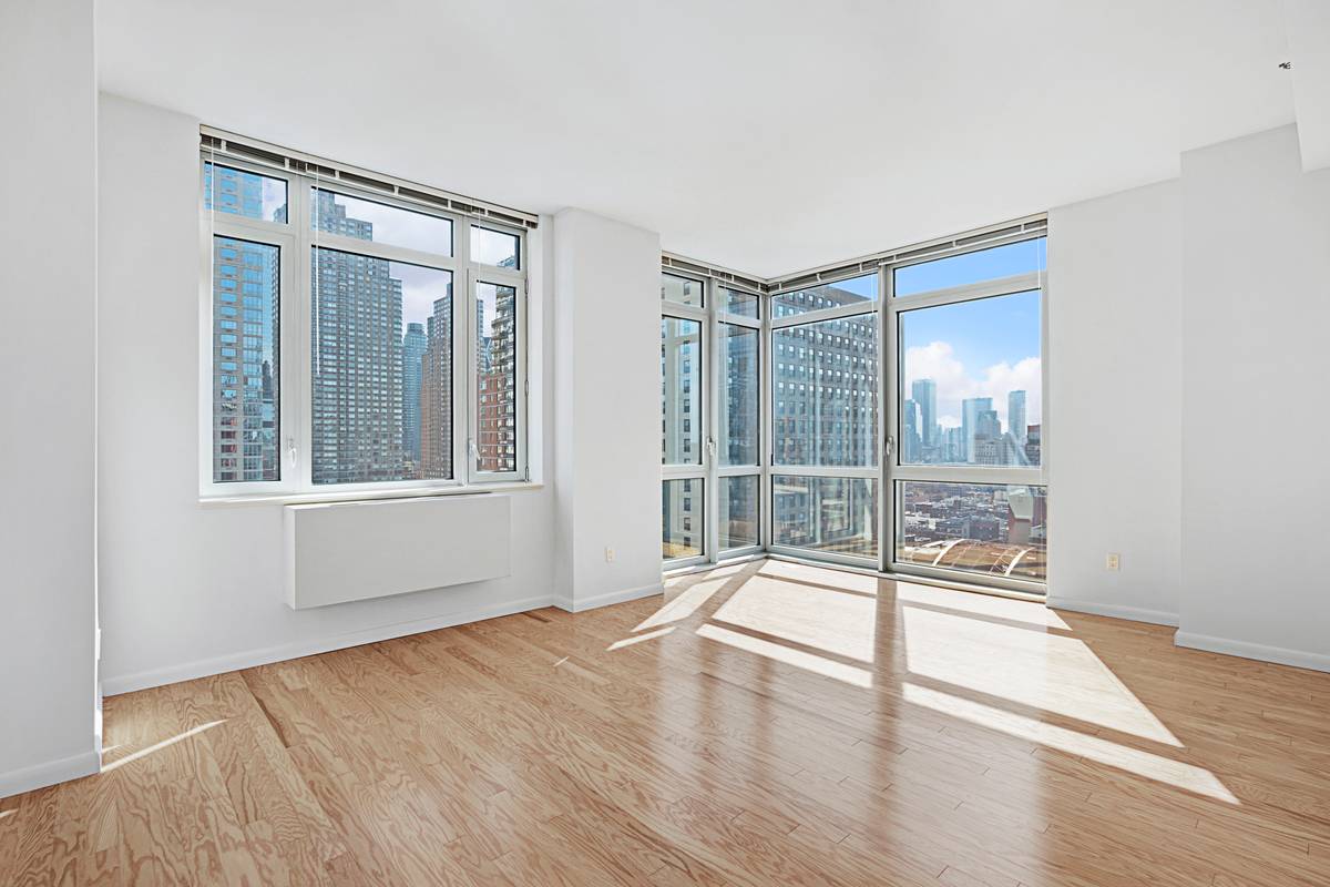 Bright and Gorgeous, Luxury 2 bed/2 bath,  Apartment in the Upper West Side with Large Windows and High Ceilings
