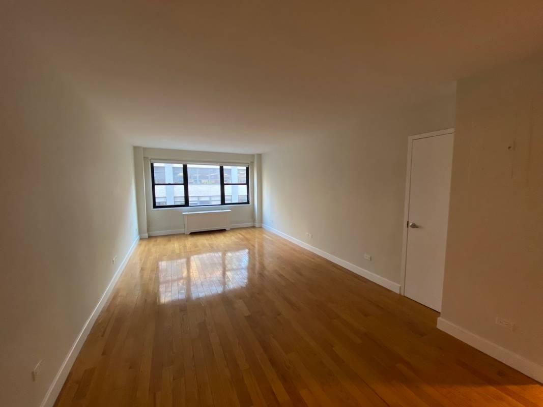 ‘No Fee, 2 Months Free, 2 room, 1Bed/1 Bath in Luxury Mid-Town $3,729