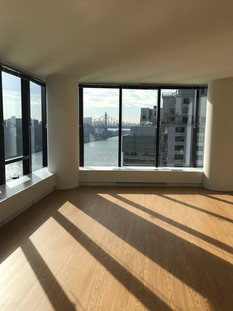 No Fee, 3 months Free, 6 rooms 2 beds 2 baths in Luxury Upper East Side Building with River Views