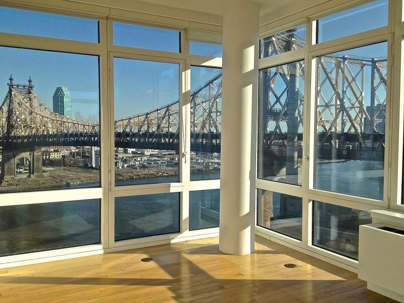 Sky Lined Sun Drenched 2BR Overlooking Manhattan and Water - Perfect Corona apartment