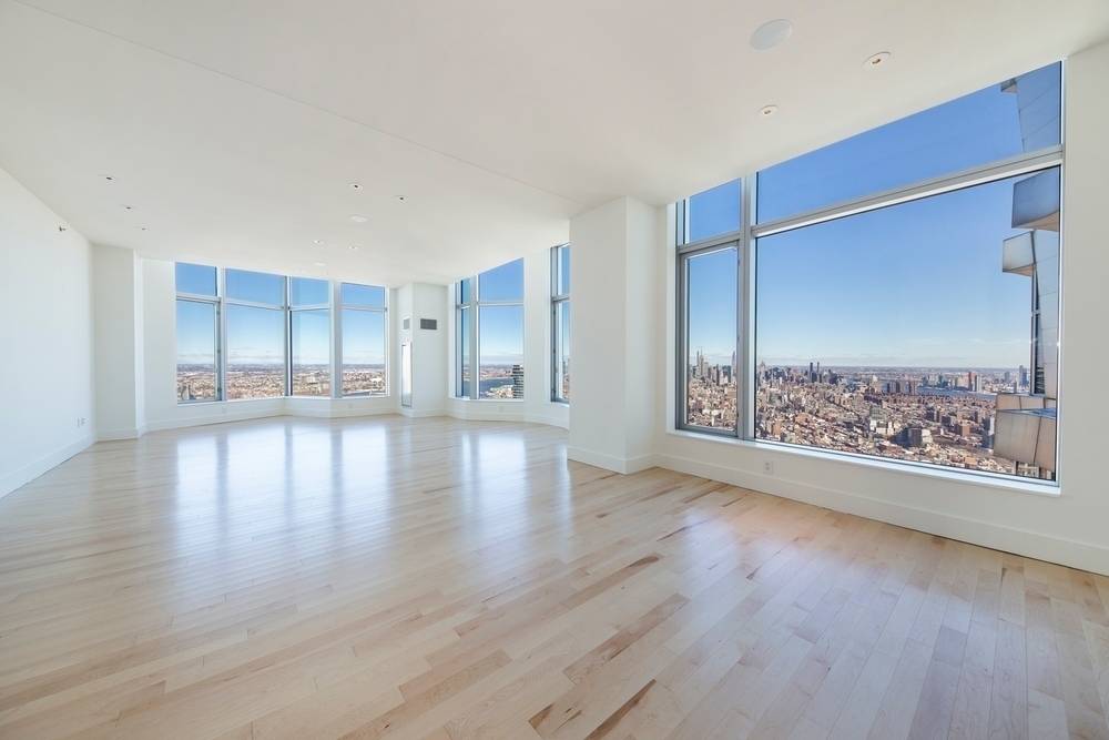 4 Bed 3.5 bath Luxurious Penthouse Residence In The Sky! No Brokers Fee