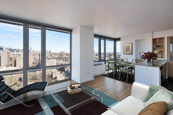 ** No Fee** , 2 bed/ 2 bath apartment in Luxury LES building, enjoy floor to ceiling windows and granite countertops,