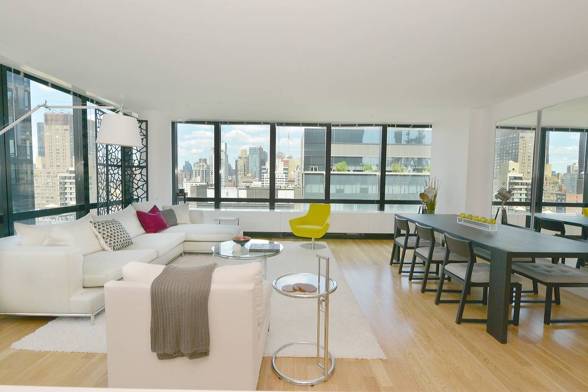 Stunning Open Concept 3 Bed in Upscale Upper East Side!