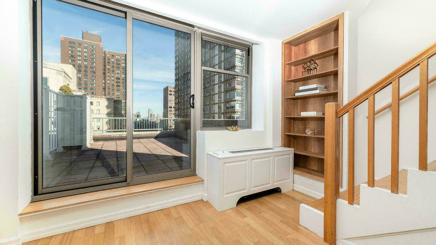 Lenox Hill Penthouse Duplex 1 BD/2 BA or FLEX 2 with Private Sundeck, Strip Wood Flooring, Entire Wall of Windows, No Fee