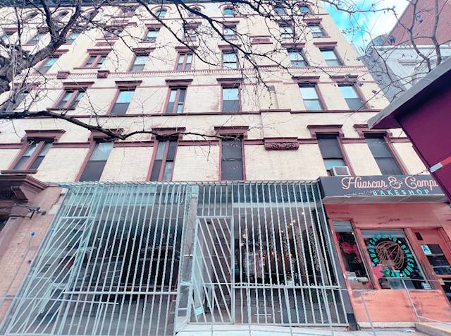 Retail Space near Columbus Circle Available. High Ceiling 【Dry Use ONLY】