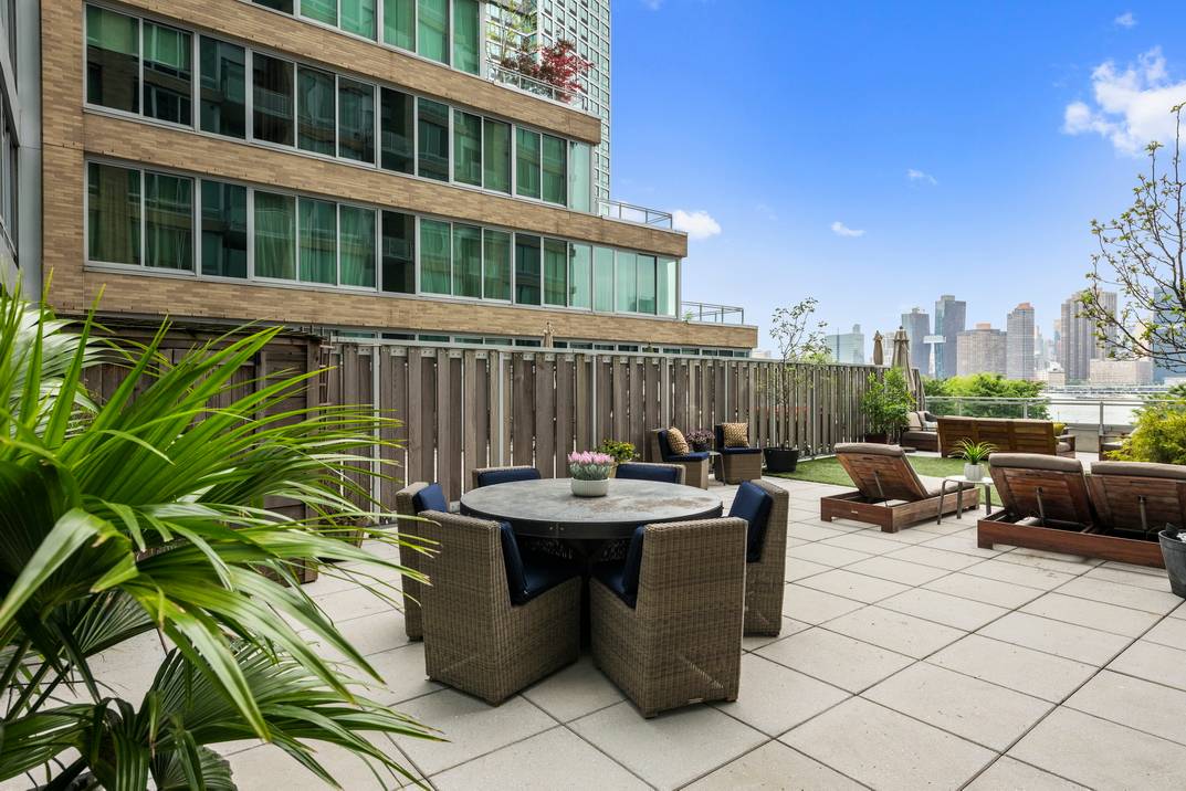 Stunning 2 bed/2 bath in Long Island City with Private Terrace that Boasts Panoramic Skyline and Water Views