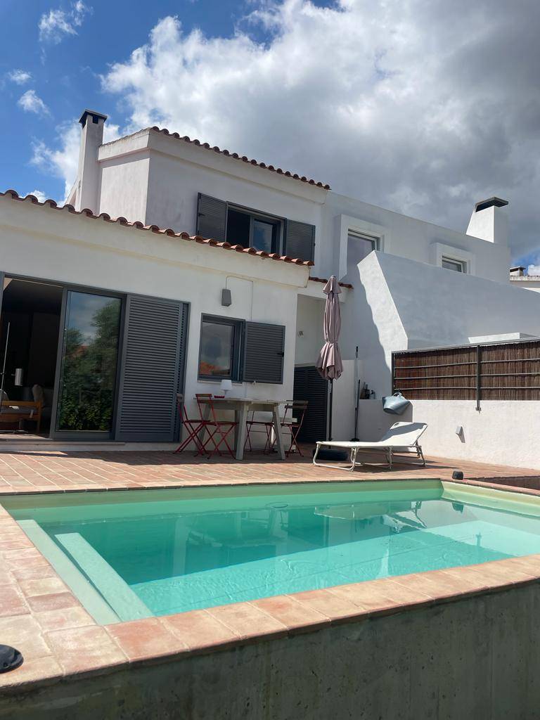 Exceptional three bedroom house with garden and pool 30 minutes from the city in beautiful Azeitâo