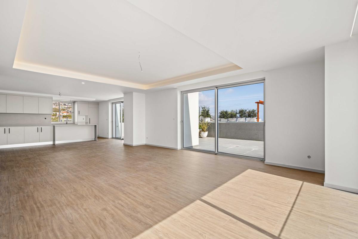 Penthouse dining area