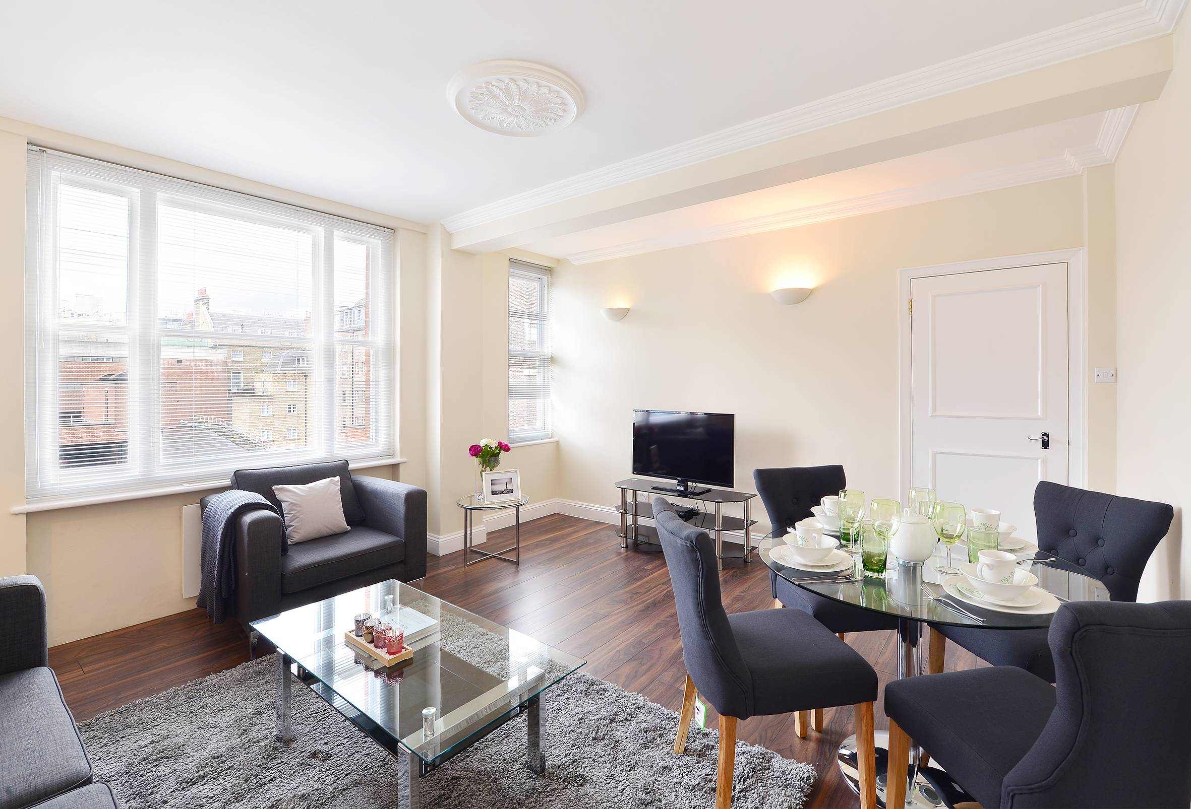 Two bedroom, two bathroom apartment in Mayfair